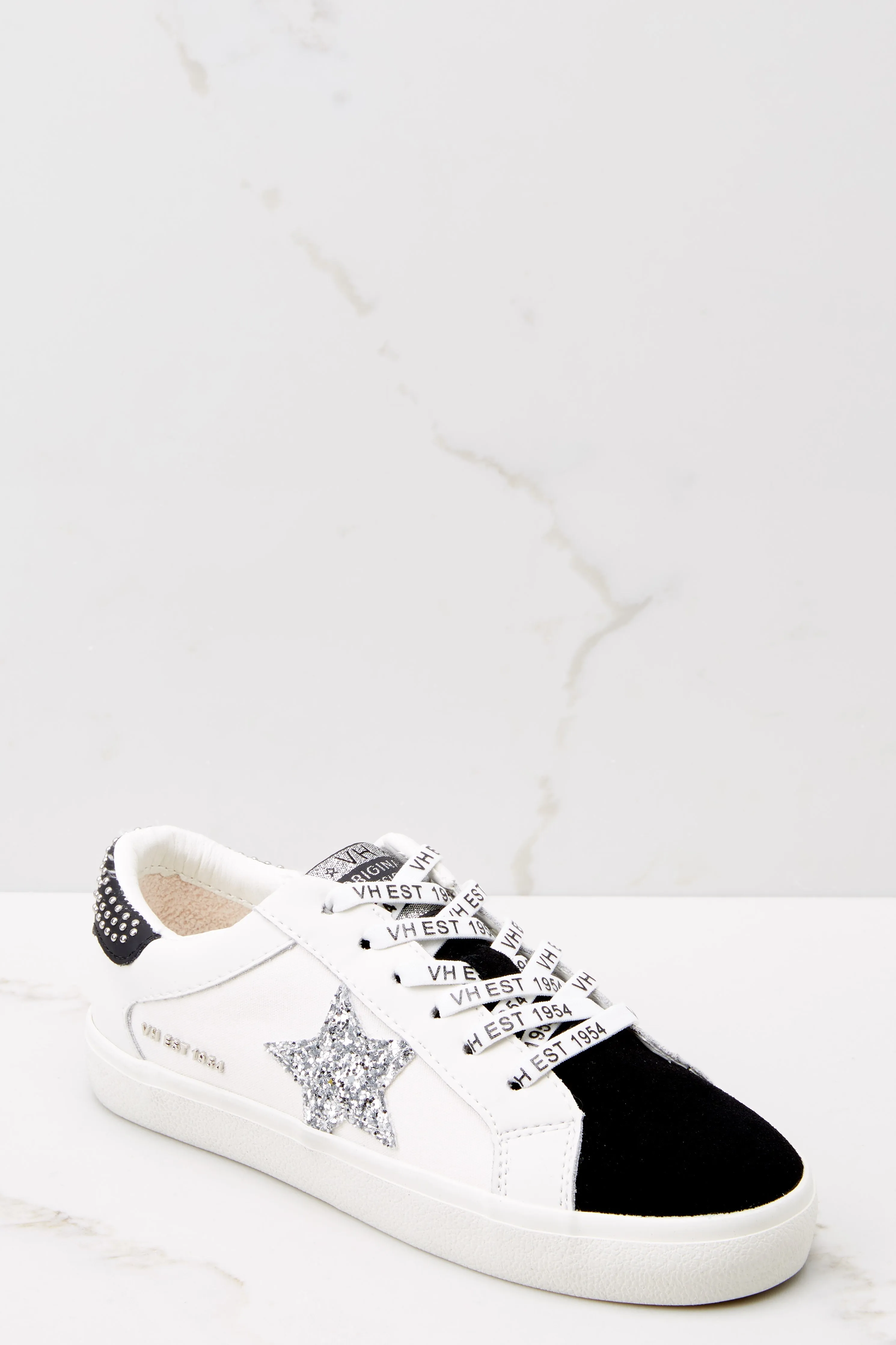 Journey 1 Black White Sneakers