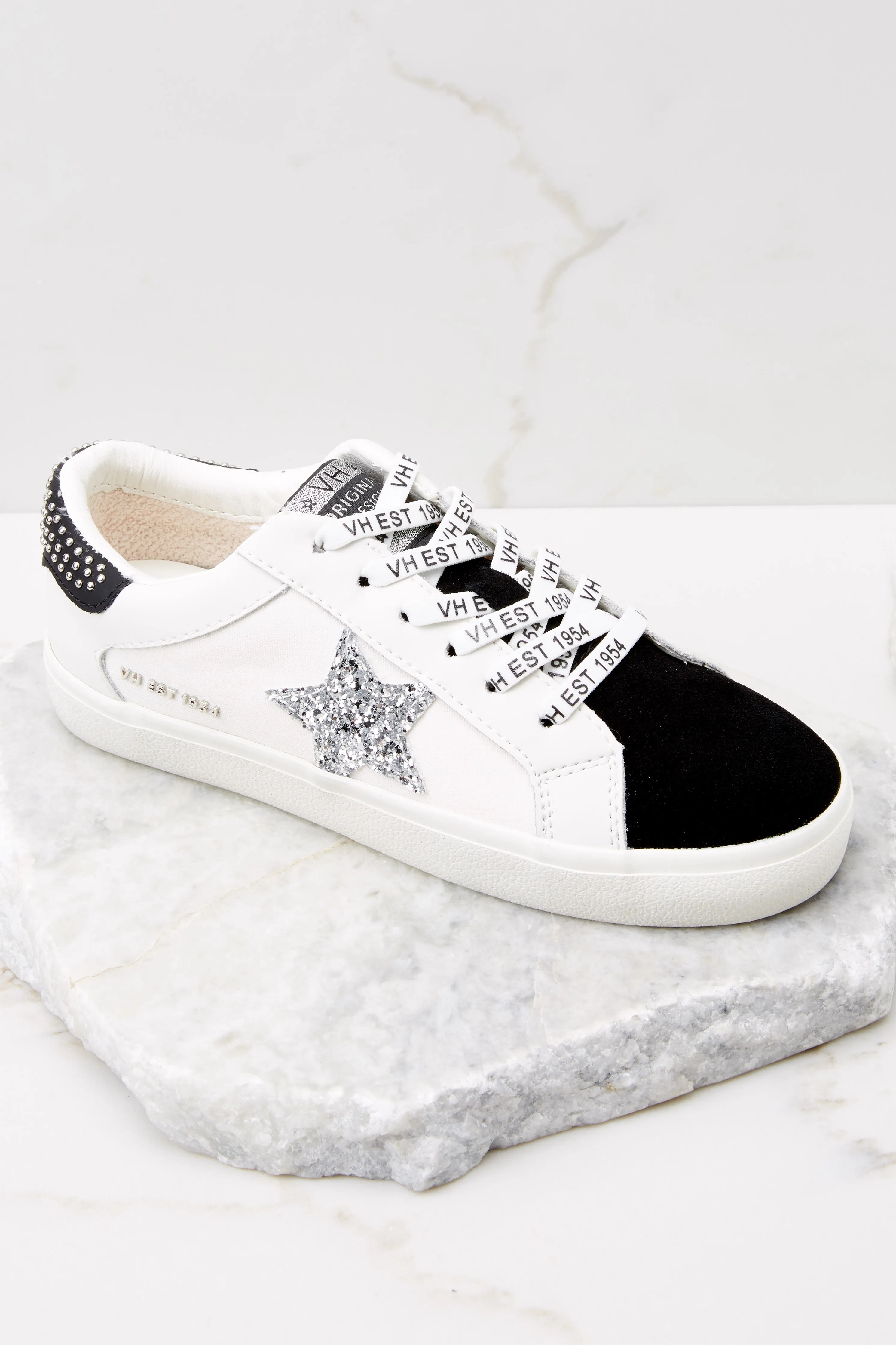 Journey 1 Black White Sneakers