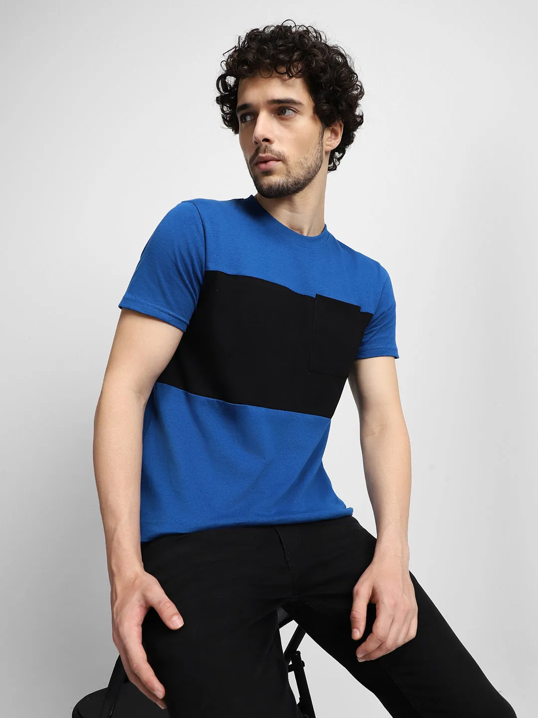 Men's Black & Blue Round Neck Colorblocked T-shirt